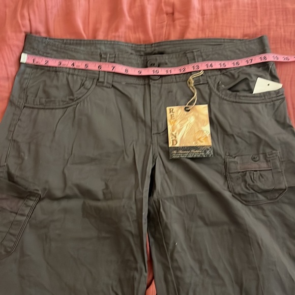 Bermuda shorts - Picture 2 of 4